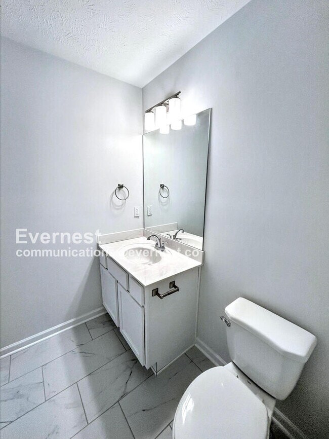 Building Photo - 347 Raines Ct