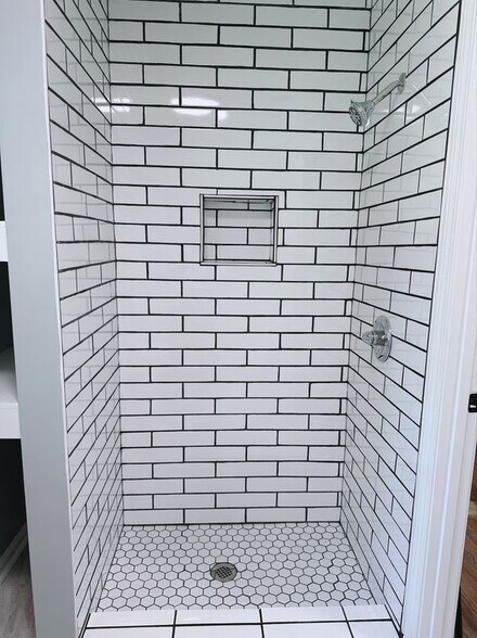 Building Photo - 1463 Beacon Light Rd