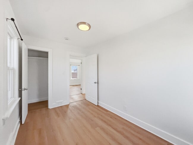 Building Photo - 41 W George Ave