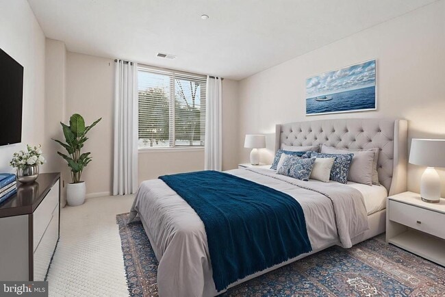 Building Photo - 3709 S George Mason Dr