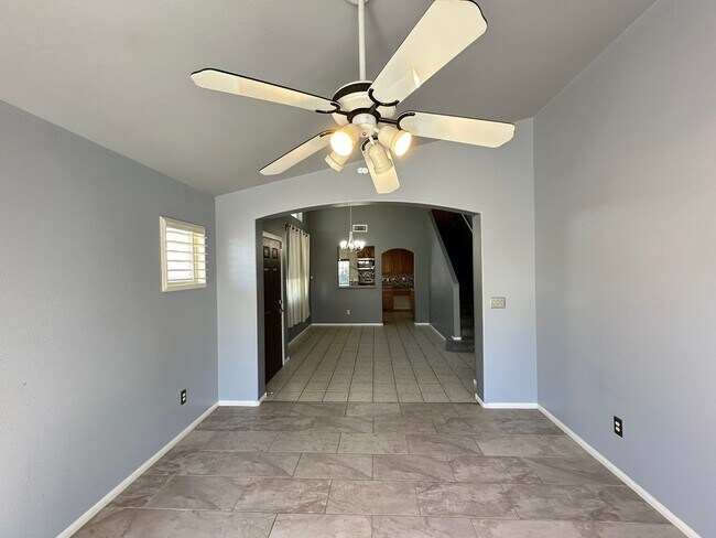 Building Photo - Santa Barbara At Summerlin