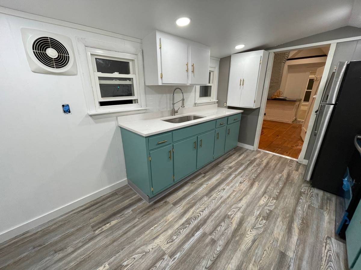 Kitchen 2 - 112 W Main St