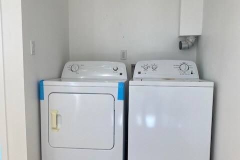 Building Photo - 2437 Malabar St