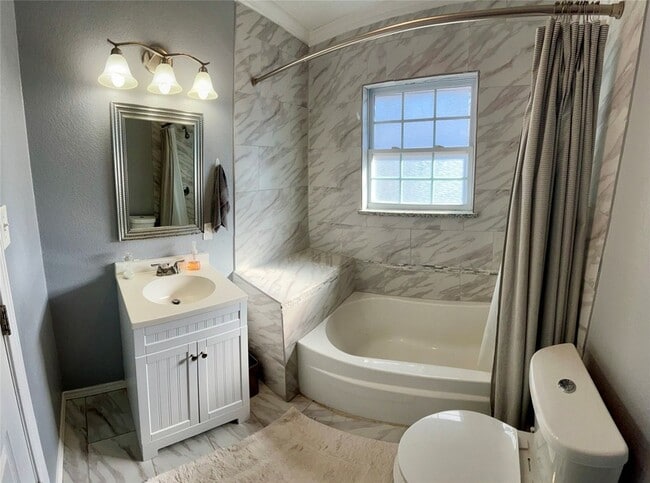 Building Photo - 715 North Ave