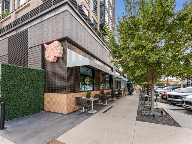 Building Photo - 2019 N Prairie Ave