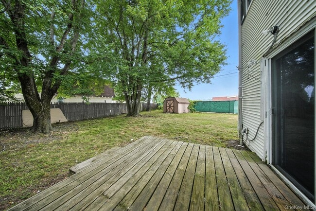 Building Photo - 105 Sheffield Dr