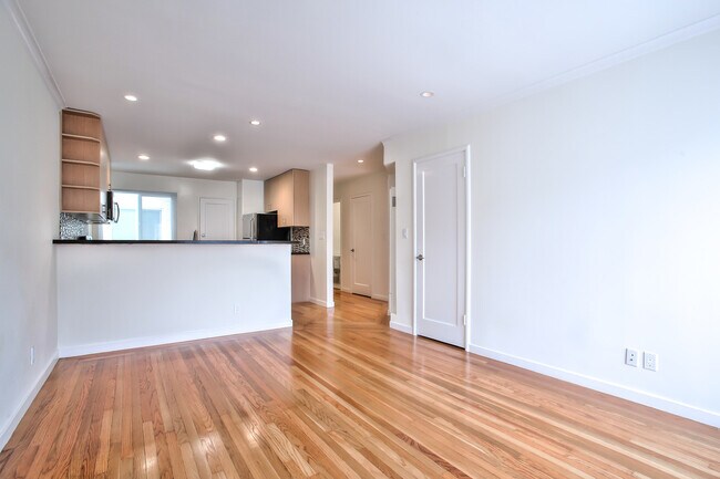 Building Photo - 134 28th St