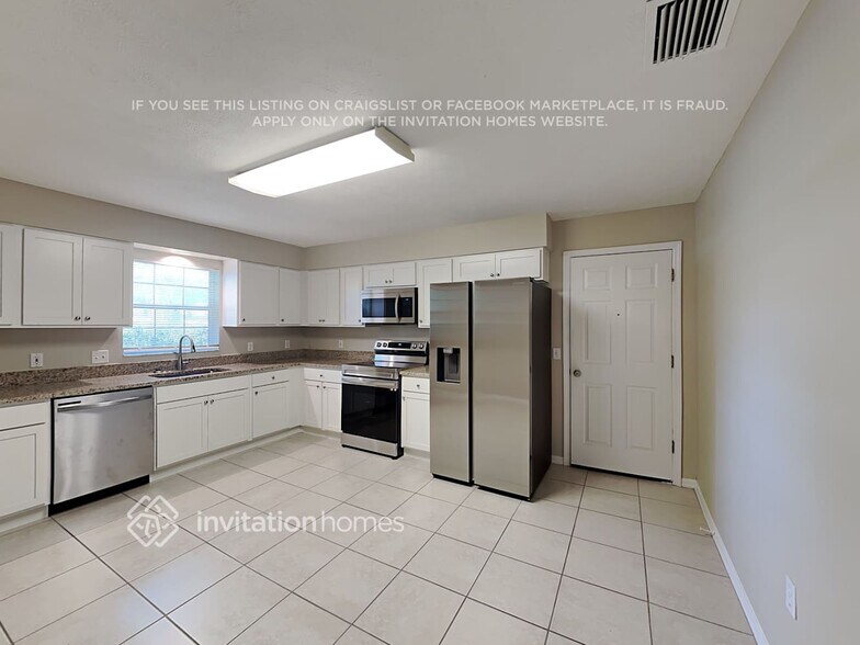 Building Photo - 36636 Francis Dr