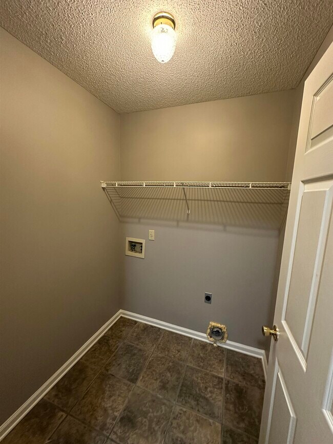 Building Photo - 6248 Lake View Cove