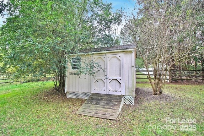 Building Photo - 1708 Lawton Bluff Rd