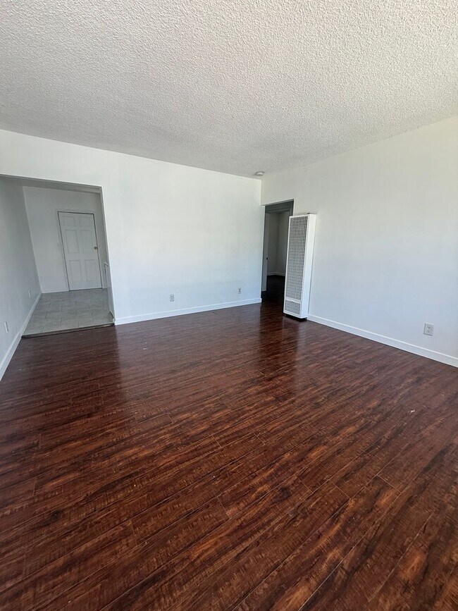 Building Photo - 1534 W 205th St