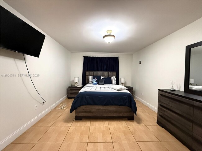 Building Photo - 9301 SW 92nd Ave