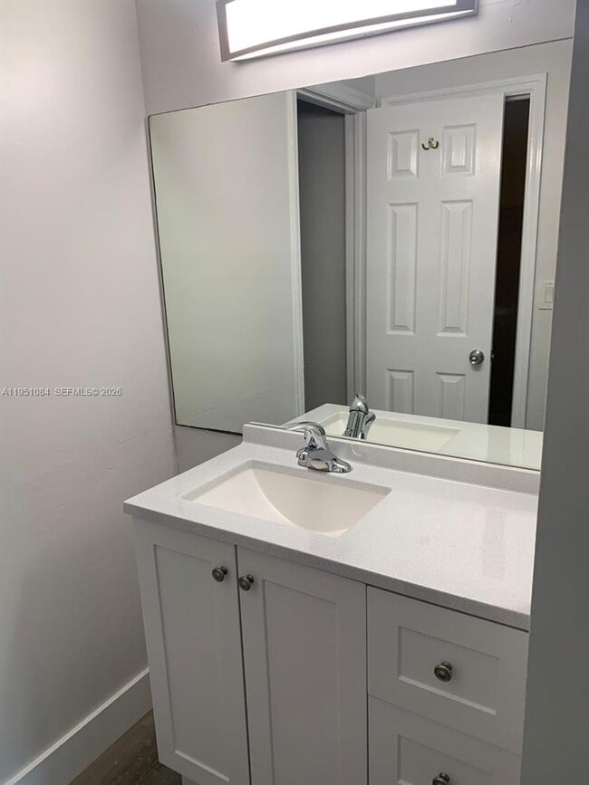 Building Photo - 442 NE 210th Cir Terrace