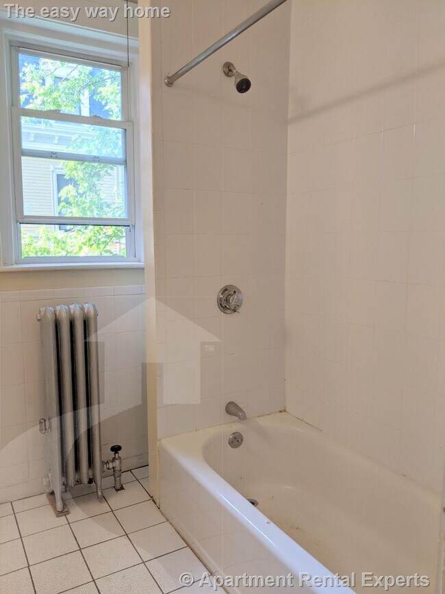 Building Photo - 6 Craigie Cir