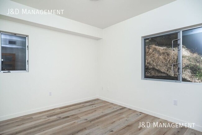 Building Photo - 3333 Reynard Way