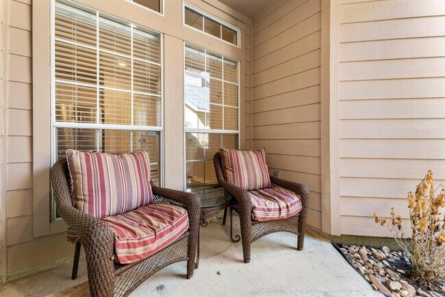 Building Photo - 46 Alderon Woods Pl