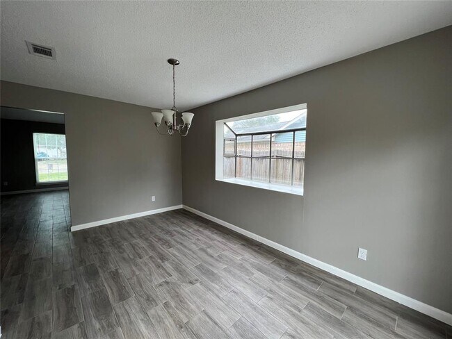 Building Photo - 11710 Stone Bridge Dr