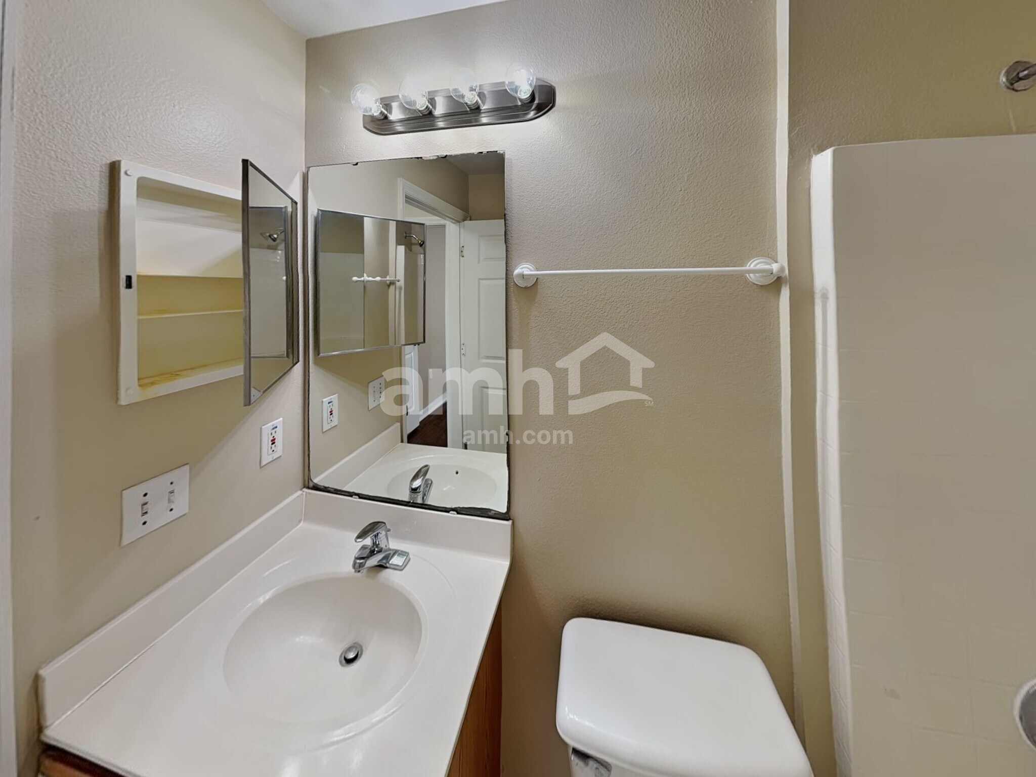 Building Photo - 11323 Camus Ln