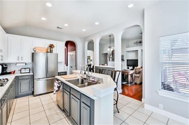 Building Photo - 6519 Canyon Chase Dr