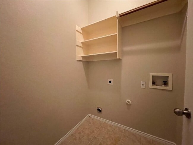 Building Photo - 1105 Alexandria Way