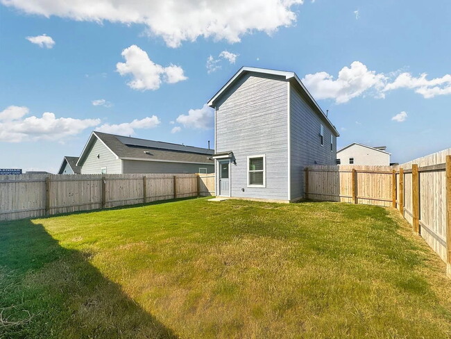 Building Photo - Charming 3-Bed Home with 2.5 Baths in Maxwell, TX – Your Cozy Retreat Awaits!