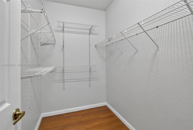 Building Photo - 5337 SW 40th Ave