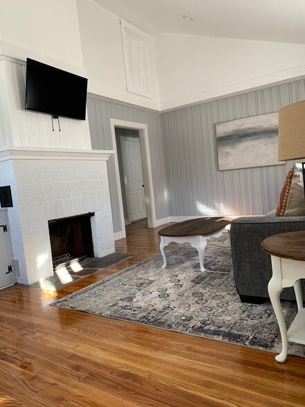 Primary Photo - 5 Oceanview Rd