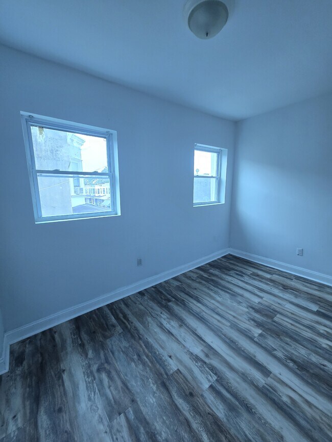 Building Photo - 5942 Callowhill St