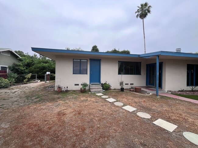 Building Photo - 1122-1124 N San Gabriel Ave