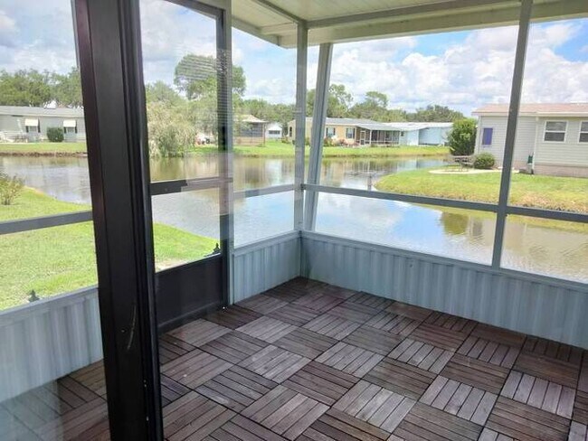 Building Photo - 79 N Meadow Dr