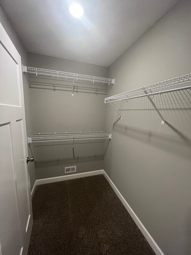 Building Photo - 9662 Canter Ct