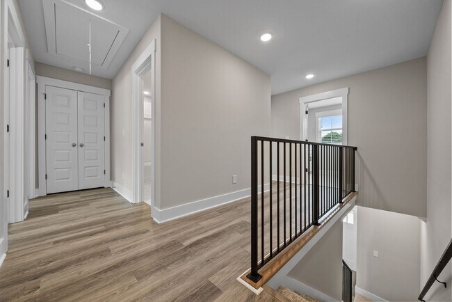 Building Photo - Sango Drive 3 Bedroom Condo For Rent!