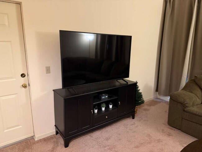 Building Photo - "Furnished Urban Oasis: Spacious 1-Bedroom in Prime St. Louis Location, SOULARD – 900 Sq Ft of Co...