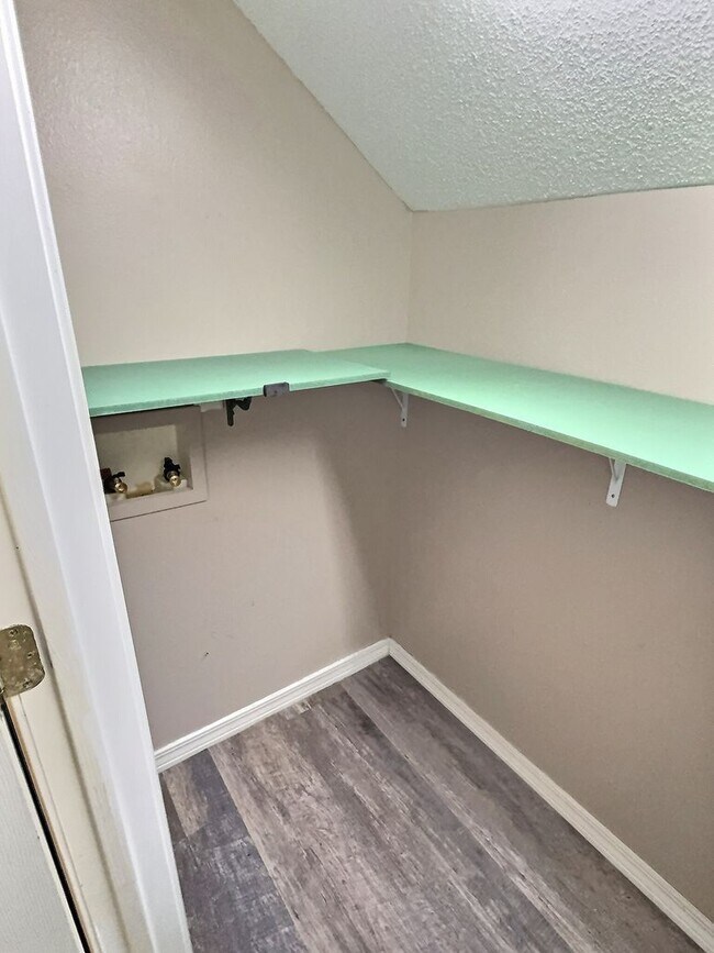 Building Photo - 9301 Blueberry Dr