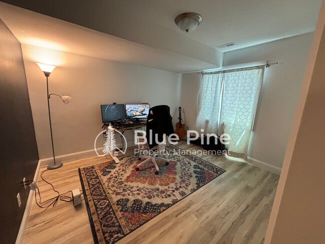 Building Photo - 5506 Eaglewood Dr