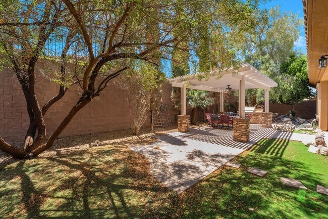 Building Photo - Elegant model home at Club Madeira!