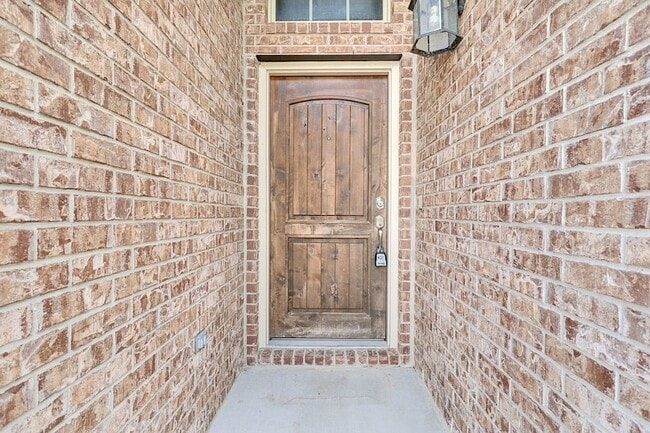 Building Photo - 3215 Honey Peach Way