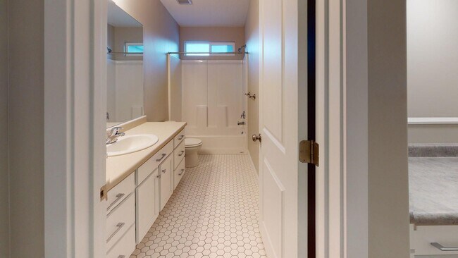 Building Photo - Draper Mills Townhome Available Soon!