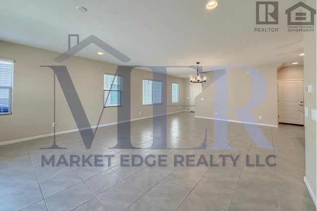 Building Photo - 4Bed/3Bath Home at I10/Wilmot Rd! $199 MOV...