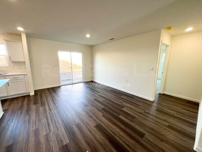 Building Photo - 356 Halisan Ct