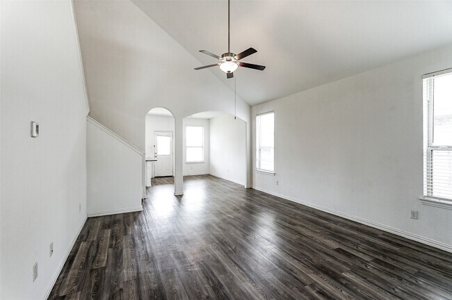 Building Photo - 9011 Beacon Mill Dr