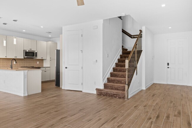 Building Photo - Vanderbilt Reserve Townhouse