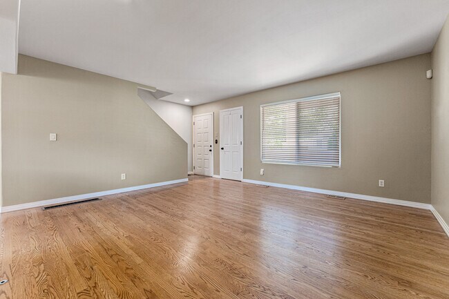 Building Photo - 4584 E Kentucky Cir