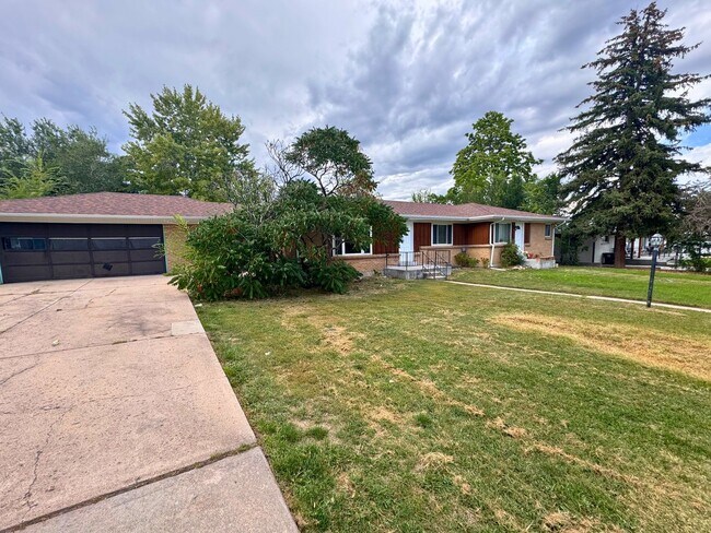 Building Photo - 417 S Owens St