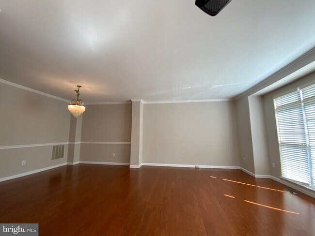 Building Photo - 5722 Governors Pond Cir