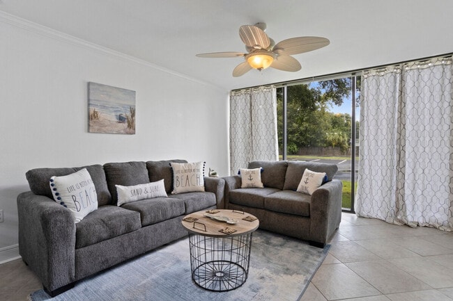 Building Photo - 2046 Beach Blvd