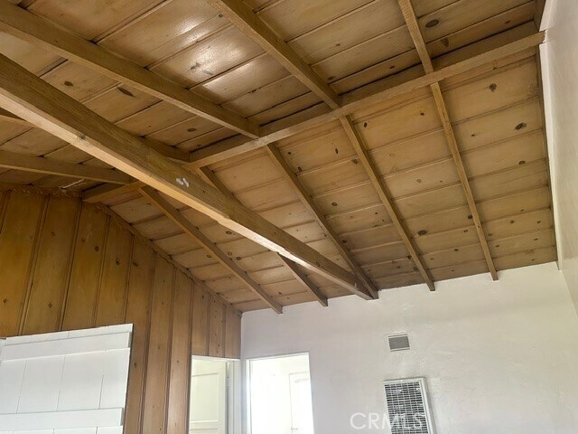 Building Photo - 601 S Chevy Chase Dr