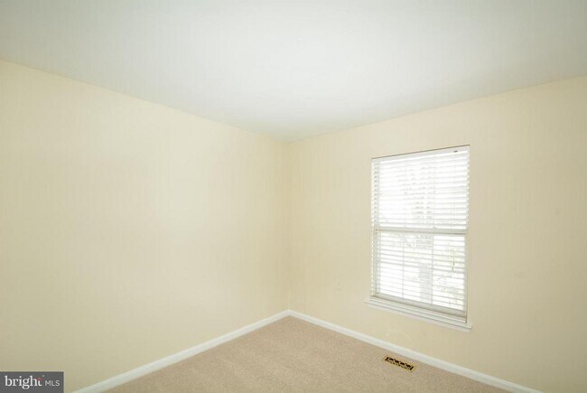 Building Photo - 10249 Quiet Pond Terrace