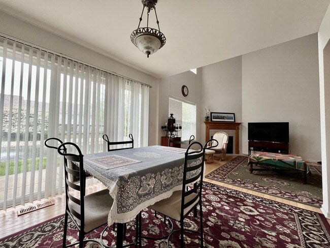 Building Photo - 3259 Cool Springs Ct