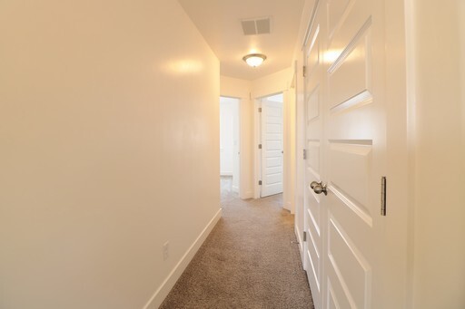 Building Photo - HOLIDAY MOVE-IN SPECIAL - PET FRIENDLY Bea...